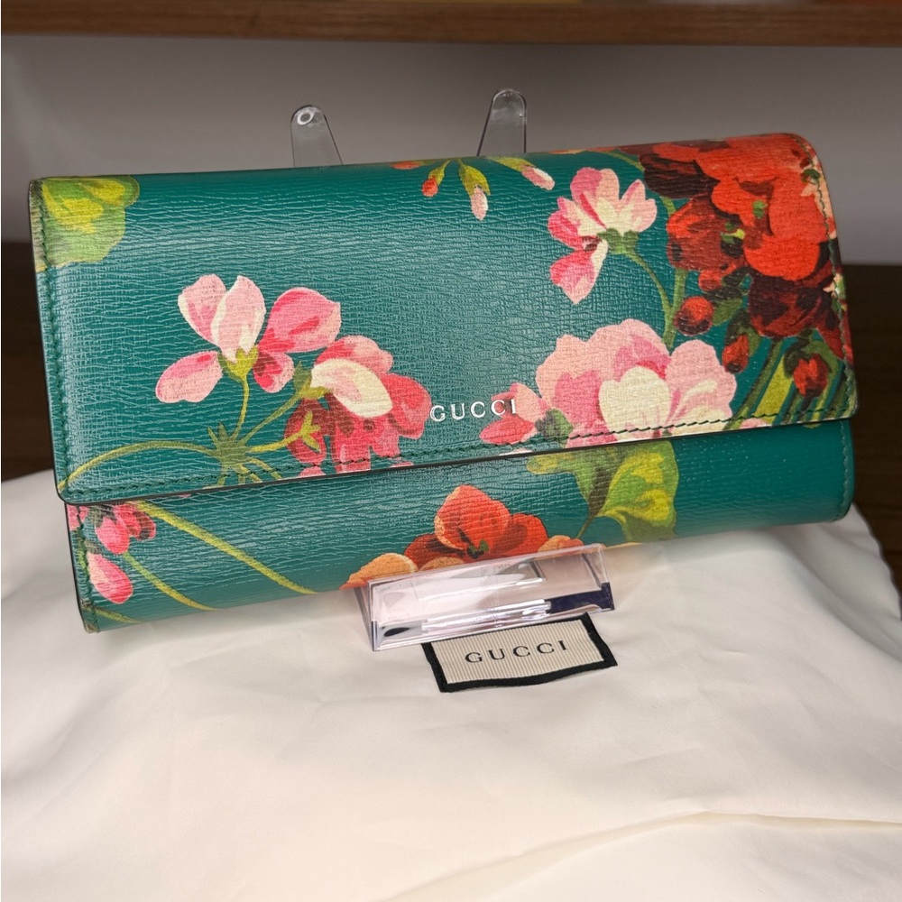SOLD Gucci Green Floral Continental Wallet - Immaculate Condition